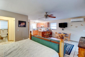 Good Old Days Cottage King Bed Pet Friendly
